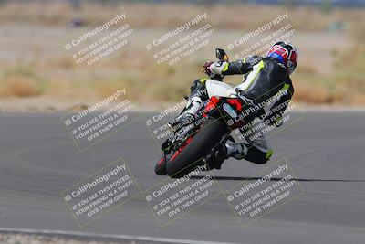 media/Sep-11-2022-SoCal Trackdays (Sun) [[81b7e951af]]/Turn 5 (1110am)/